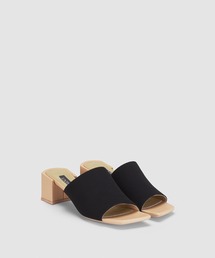 UNTISHOLD（アンチショルド）の「Andra（サンダル）」