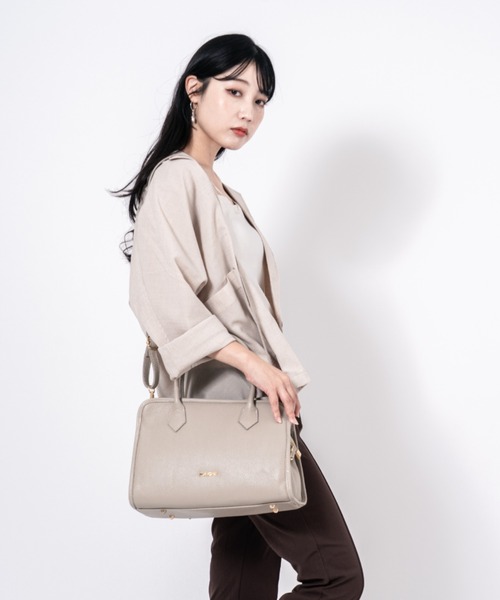 Rivel(リヴェル)の「【PULICATI/プリカーティ】2WAY レザー ハンドバッグ イタリア製(ハンドバッグ・レディース・ブラック/ベージュ・FREE)」の5枚目の写真