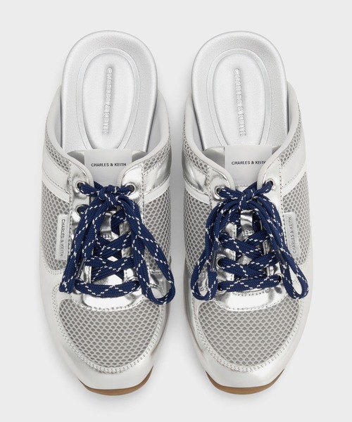 CHARLES & KEITH（チャールズ & キース）の「テクスチャー レースアップスリッポンスニーカー（スリッポン・レディース・シルバー/バーガンディー・25cm/22.5cm/23cm/23.5cm/24.5cm/25.5cm）」の10枚目の写真
