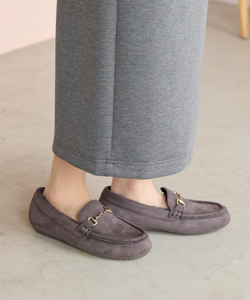 Honeys(ハニーズ)の「ビット付モカシンシューズ(モカシン/デッキシューズ・レディース・チャコール/グレイッシュベージュ・L/LL/M/S)」の5枚目の写真