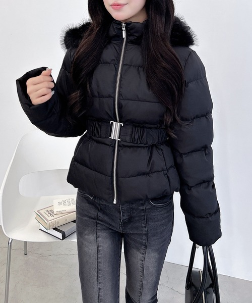 INGNI（イング）の「ショート丈ファーフード付ウエストベルトエコダウンコート（ダウンジャケット/コート・レディース・オフホワイト/ブラック・M）」の7枚目の写真