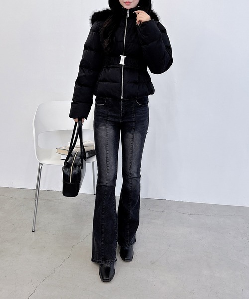 INGNI（イング）の「ショート丈ファーフード付ウエストベルトエコダウンコート（ダウンジャケット/コート・レディース・オフホワイト/ブラック・M）」の10枚目の写真