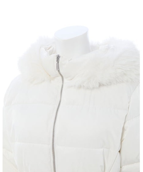 INGNI（イング）の「ショート丈ファーフード付ウエストベルトエコダウンコート（ダウンジャケット/コート・レディース・オフホワイト/ブラック・M）」の16枚目の写真