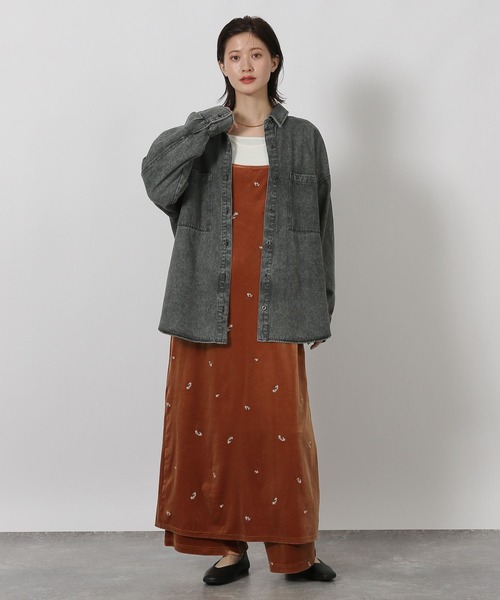 LAKOLE(ラコレ)の「ベロア刺繍キャミワンピース / 595081(ワンピース・レディース・ブラック/オレンジ・FREE)」の5枚目の写真