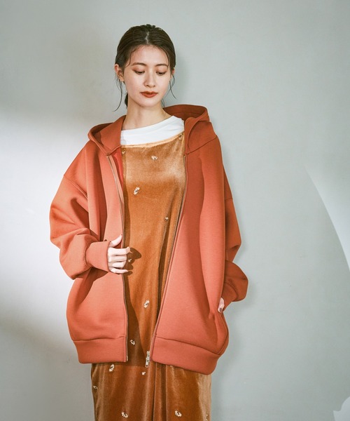 LAKOLE(ラコレ)の「ベロア刺繍キャミワンピース / 595081(ワンピース・レディース・ブラック/オレンジ・FREE)」の18枚目の写真