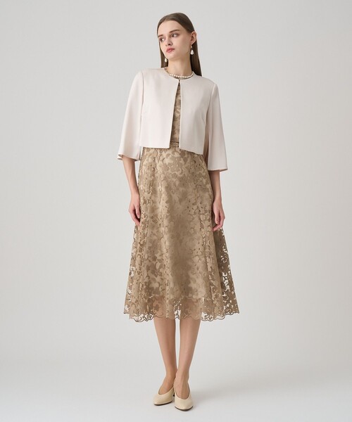 ANAYI（アナイ）の「トリアセサテンボレロジャケット（カーディガン/ボレロ・レディース・アイボリー・36/38）」の5枚目の写真