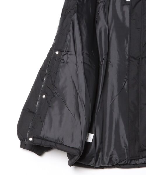 SallyLunn(サリーラン)の「ワンポイントロゴ中綿ブルゾン(ブルゾン・レディース・ホワイト/ブラック/ブルー・MEDIUM/LARGE)」の9枚目の写真