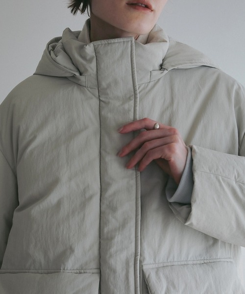 MANOF(マノフ)の「POCKET DOWN JACKET(ダウンジャケット/コート・レディース・ブルー/ブラック/アイボリー・M/S)」の15枚目の写真