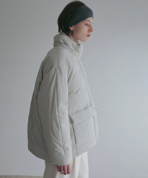 MANOF(マノフ)の「POCKET DOWN JACKET(ダウンジャケット/コート・レディース・ブルー/ブラック/アイボリー・M/S)」の7枚目の写真
