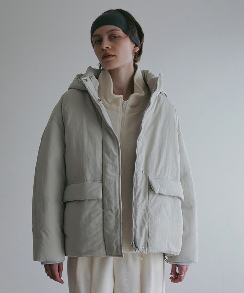 MANOF(マノフ)の「POCKET DOWN JACKET(ダウンジャケット/コート・レディース・ブルー/ブラック/アイボリー・M/S)」の4枚目の写真