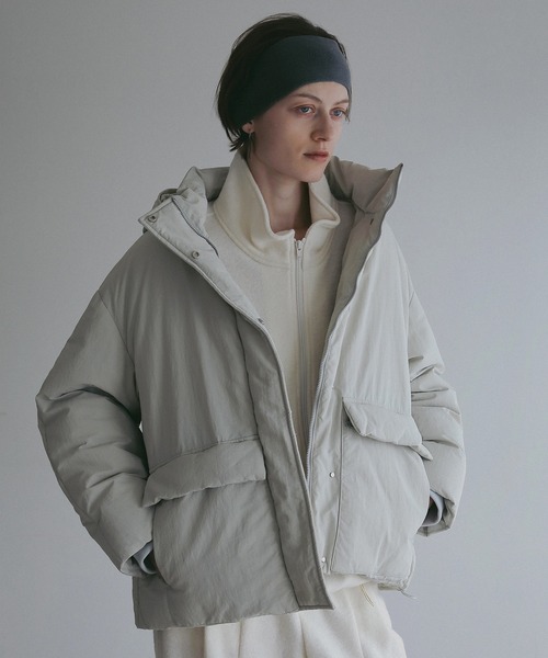 MANOF(マノフ)の「POCKET DOWN JACKET(ダウンジャケット/コート・レディース・ブルー/ブラック/アイボリー・M/S)」の5枚目の写真