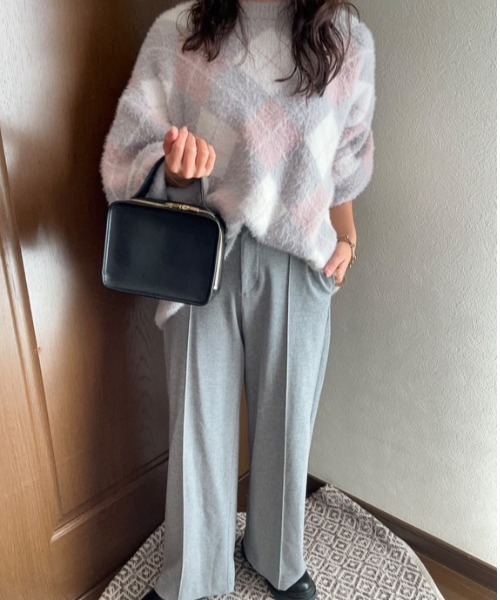 Belle Cie(ベルシー)の「ふわふわドロショルモヘアアーガイルニット(ニット/セーター・レディース・ピンク/ブルー・FREE)」の8枚目の写真