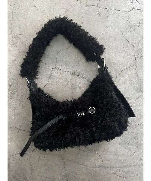 EMODA(エモダ)の「ベルトボックスボアバッグ(ショルダーバッグ・レディース・ブラウン/ブラック/アイボリー・FREE)」の12枚目の写真