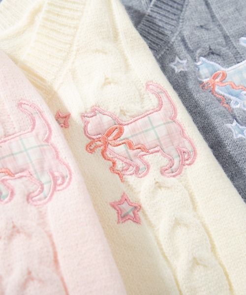 HOOK(フック)の「HOOK for girls 刺繍リボン ケーブルニットカーディガン 裾チェック切替 レイヤード風 (AW)(カーディガン/ボレロ・レディース・グレー/ライトベージュ/ピンク・FREE)」の12枚目の写真