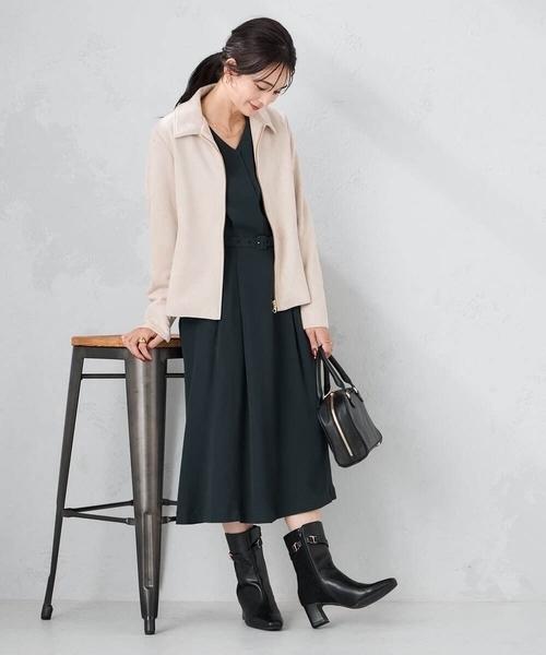 a.v.v(アーヴェヴェ)の「【洗える】ウエストタックワンピース(ワンピース・レディース・ベージュ/ネイビー・38/40/36)」の10枚目の写真