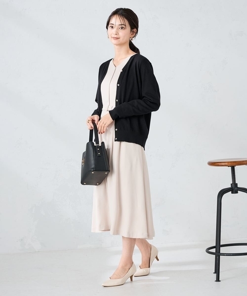 a.v.v(アーヴェヴェ)の「【洗える】ウエストタックワンピース(ワンピース・レディース・ベージュ/ネイビー・38/40/36)」の22枚目の写真