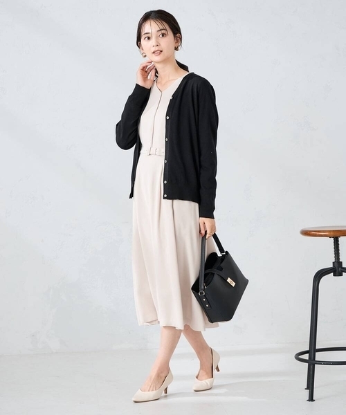 a.v.v(アーヴェヴェ)の「【洗える】ウエストタックワンピース(ワンピース・レディース・ベージュ/ネイビー・38/40/36)」の20枚目の写真
