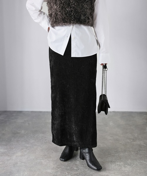 Riberry（リベリー）の「ベロアナローロングスカート（スカート・レディース・アイボリー/ブラウン/チャコールグレー/ブラック・MEDIUM）」の3枚目の写真