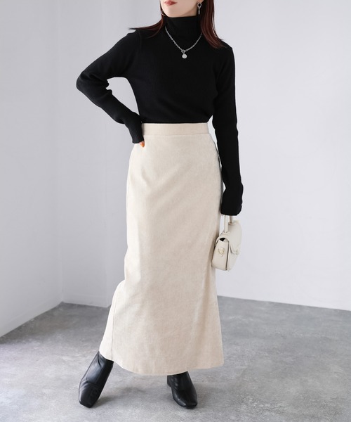 Riberry（リベリー）の「ベロアナローロングスカート（スカート・レディース・アイボリー/ブラウン/チャコールグレー/ブラック・MEDIUM）」の5枚目の写真