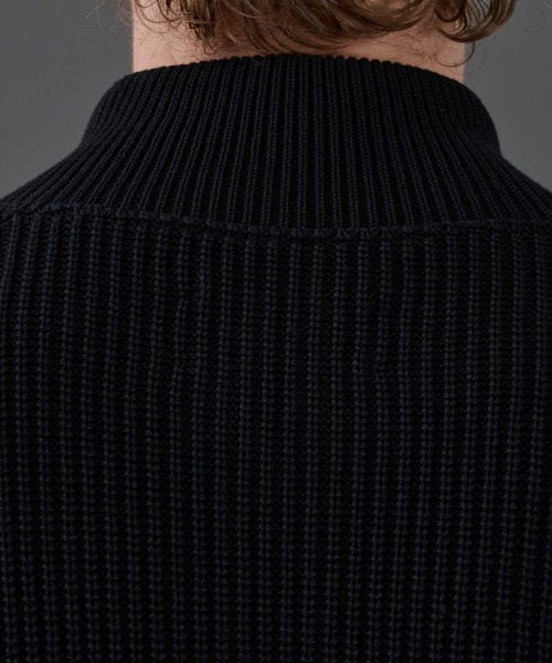 UNITED TOKYO（ユナイテッドトウキョウ）の「《残りわずか》ウールリブジップドライバーズニット　｜ストレッチ性/防寒/冬服/ハイネック/大人気/オフィスカジュアル/オケージョン/通勤/ウール/モックネック（ニット/セーター・メンズ・ブラック/グレー/ブラウン系その他/グレー系その他・1/3/2）」の18枚目の写真