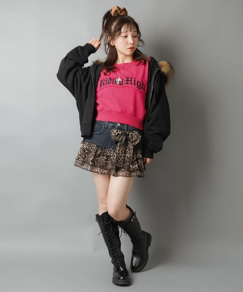 SPINNS(スピンズ)の「レオパード×デニム★盛れリボンミニスカ/インパン付き(デニムスカート・レディース・ブラック/ブルー・ONESIZE)」の4枚目の写真