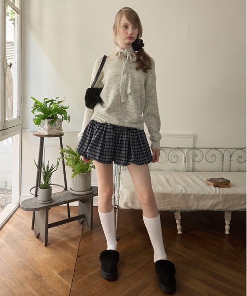 Birthday room(バースデイルーム)の「Vネックタイ付きニット/V-neck tie knit(ニット/セーター・レディース・ダークグレー/アイボリー・FREE)」の3枚目の写真