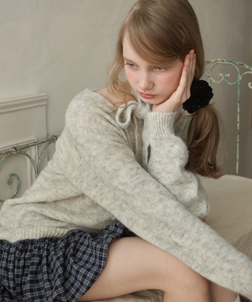 Birthday room(バースデイルーム)の「Vネックタイ付きニット/V-neck tie knit(ニット/セーター・レディース・ダークグレー/アイボリー・FREE)」の13枚目の写真