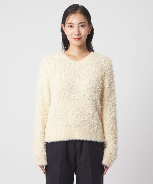 A DAY IN THE LIFE UNITED ARROWS(アデイインザライフユナイテッドアローズ)の「フェザー×チュール Vネックニット <A DAY IN THE LIFE>(ニット/セーター・レディース・オフホワイト/ブラック・FREE)」の6枚目の写真