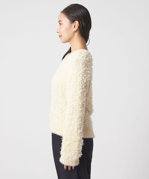 A DAY IN THE LIFE UNITED ARROWS(アデイインザライフユナイテッドアローズ)の「フェザー×チュール Vネックニット <A DAY IN THE LIFE>(ニット/セーター・レディース・オフホワイト/ブラック・FREE)」の7枚目の写真