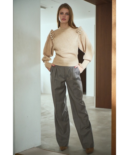 Estella.K(エステラケー)の「Pearl Crew neck Slash-sleeve sweater パールスラッシュマトンスリーブニット(ニット/セーター・レディース・ライトベージュ/ブラック・FREE)」の10枚目の写真