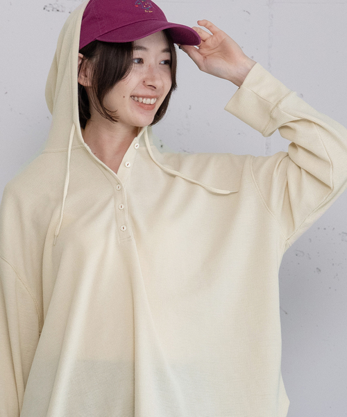 POU DOU DOU（プードゥドゥ）の「ヘンリーネックフーディトップス（Tシャツ/カットソー・レディース・ブルー/グレー/キナリ・M）」の11枚目の写真