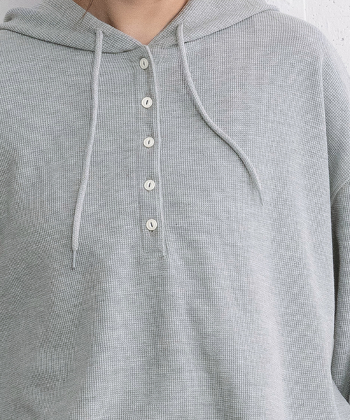 POU DOU DOU（プードゥドゥ）の「ヘンリーネックフーディトップス（Tシャツ/カットソー・レディース・ブルー/グレー/キナリ・M）」の18枚目の写真