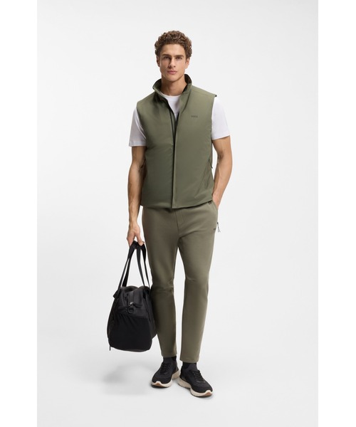 BOSS（ボス）の「はっ水ジレ ストレッチファブリック ロゴディテール（その他アウター・メンズ・カーキ・S/L/M）」の5枚目の写真
