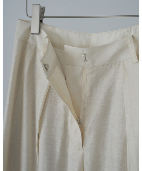 anuke（アンヌーク）の「Sheer Tuck Pants（その他パンツ・レディース・ブラック/アイボリー・36inch/38inch）」の13枚目の写真
