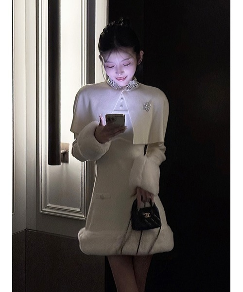 Darich（ダーリッチ）の「ビジューケープニットミニワンピース