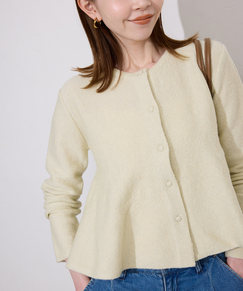 SLOBE IENA(スローブイエナ)の「ペプラムニットカーディガン(カーディガン/ボレロ・レディース・アイボリー/ピンク・FREE)」の2枚目の写真