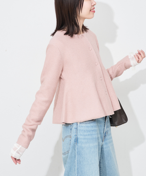 SLOBE IENA(スローブイエナ)の「ペプラムニットカーディガン(カーディガン/ボレロ・レディース・アイボリー/ピンク・FREE)」の15枚目の写真