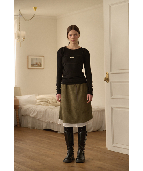 LETERIE(レテリー)の「SUEDE SILKY MIDI SKIRTS_KHAKI(スカート・レディース・カーキ・FREE)」の4枚目の写真
