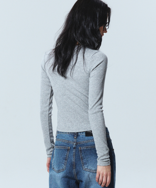 NICK&NICOLE(ニックアンドニコール)の「RIBBED SEMI CROP ROUND TOP_GRAY(Tシャツ/カットソー・レディース・その他・MEDIUM/LARGE)」の3枚目の写真