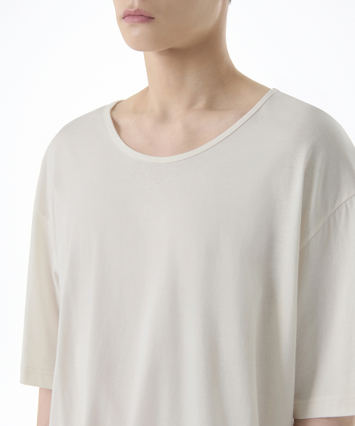 MUSINSA STANDARD（ムシンサスタンダード）の「リラックスドCRワイドスクープネックTシャツ[クリーム]（Tシャツ/カットソー・メンズ・その他・SMALL/MEDIUM/LARGE/X-LARGE/XX-LARGE/XXX-LARGE）」の3枚目の写真