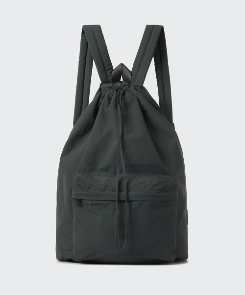 MUSINSA STANDARD（ムシンサスタンダード）の「クリンクルドローストリングイージーバックパック [カーキグレー]（バックパック/リュック・メンズ・その他・FREE）」の2枚目の写真