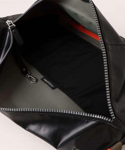 Jack Gomme（ジャックゴム）の「【JACK GOMME】ボディバッグ ウェストポーチ　K1977.ESO HUGO XL（ボディバッグ/ウエストポーチ・メンズ・ベージュ/ブラック・FREE）」の4枚目の写真