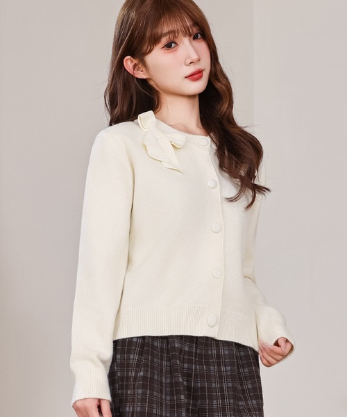 Anely(アネリー)の「クルーネック ツイン リボン ニット カーディガン(カーディガン/ボレロ・レディース・アイボリー/チャコールグレー・FREE)」の3枚目の写真