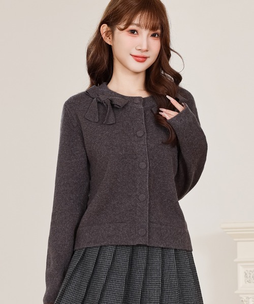 Anely(アネリー)の「クルーネック ツイン リボン ニット カーディガン(カーディガン/ボレロ・レディース・アイボリー/チャコールグレー・FREE)」の9枚目の写真