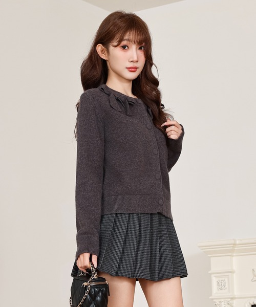 Anely(アネリー)の「クルーネック ツイン リボン ニット カーディガン(カーディガン/ボレロ・レディース・アイボリー/チャコールグレー・FREE)」の14枚目の写真