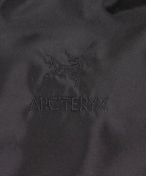 ARC'TERYX（アークテリクス）の「ARC'TERYX×BEAMS BOY / 40th別注 MANTIS 26 （バックパック/リュック・レディース・ブラック×ブルー・ONE SIZE）」の20枚目の写真