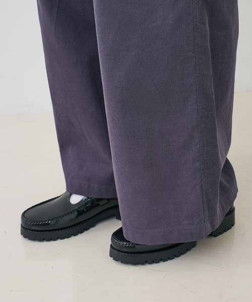 collex（コレックス）の「コーデュロイWタックワイドパンツ（その他パンツ・レディース・アイボリー/チャコールグレー・フリー）」の6枚目の写真