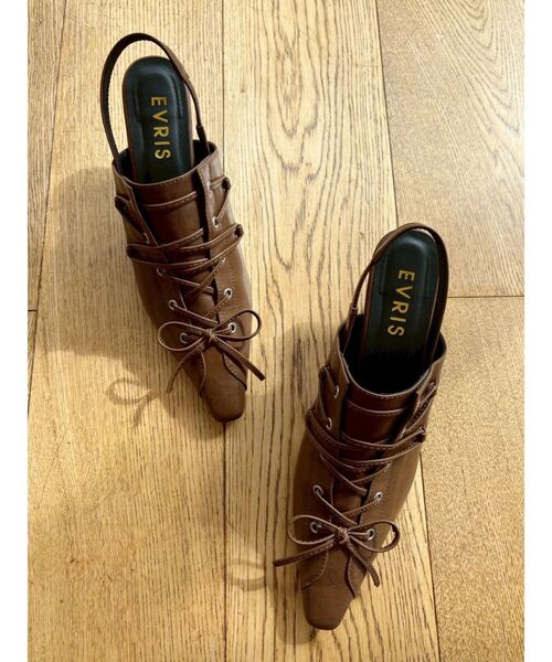 EVRIS（エヴリス）の「レースアップポインテッドヒール（サンダル・レディース・ブラック/ブラウン・SMALL/MEDIUM/LARGE）」の2枚目の写真