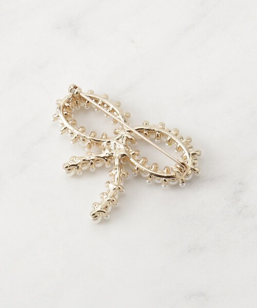 couture brooch（クチュールブローチ）の「パール調リボンモチーフブローチ（ブローチ/コサージュ・レディース・ゴールド・00）」の3枚目の写真