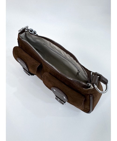 by muni:r（バイ ムニール）の「【2WAY・4色展開】クラシック スエード ショルダー & クロスバッグ（ショルダーバッグ・レディース・ブラック/ライトブラウン/グレー/ブラウン・FREE）」の13枚目の写真